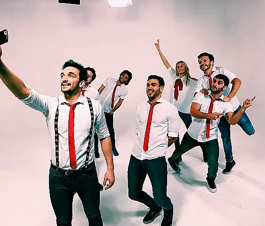 Agapornis sigue haciendo cumbia pop en su nuevo sencillo Baila. Escuchalo ac.